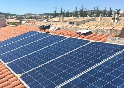 Instalación de energía solar fotovoltaica en C/ Granate (Granada)
