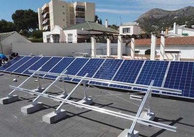 cuantas placas solares necesito