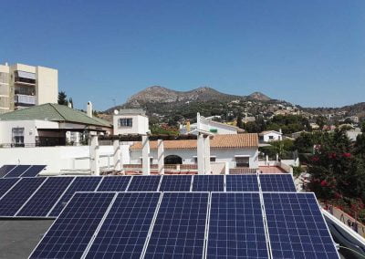 Instalación de placas solares en colegio de Málaga