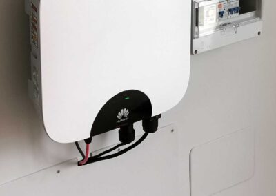 Instalación de autoconsumo de energía solar fotovoltaica en vivienda unifamiliar de Torredonjimeno (Jaén) - Inversor Huawei