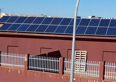 Instalación de autoconsumo de energía solar fotovoltaica en nave industrial en Linares (Jaén)