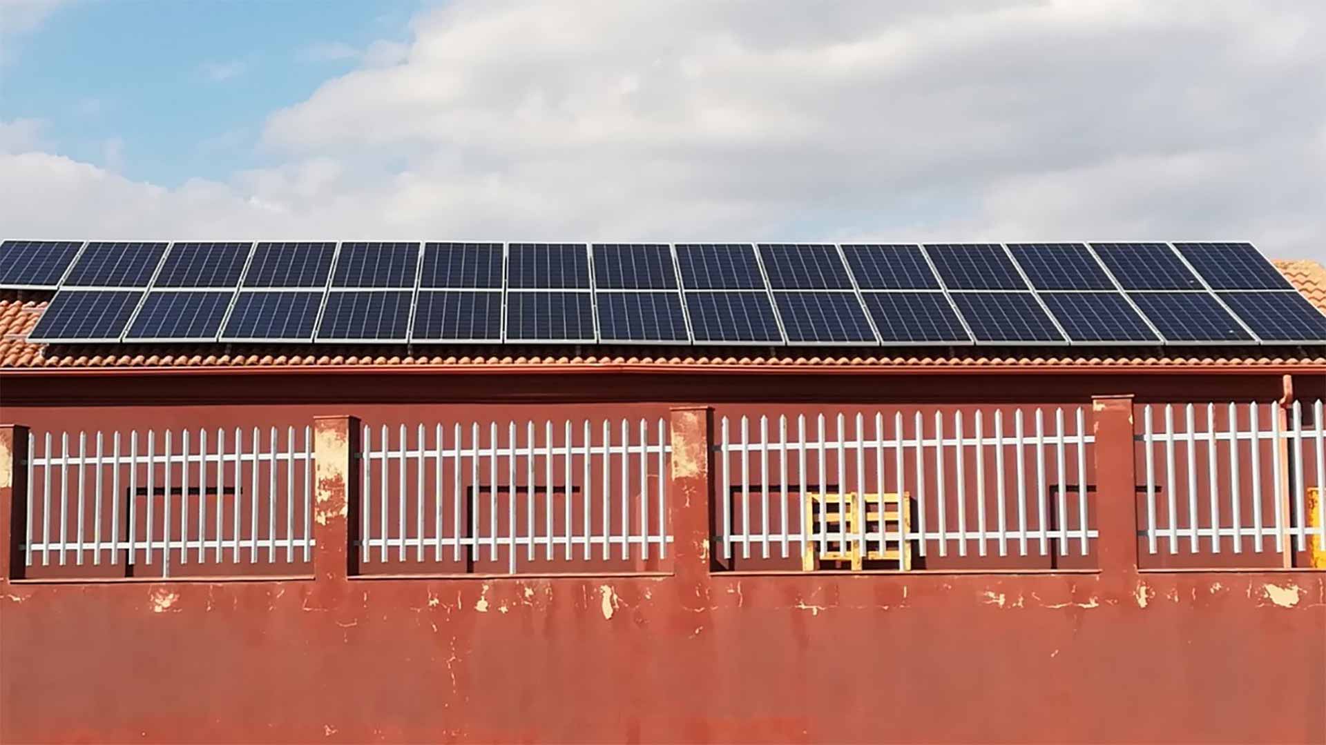 Instalación de autoconsumo de energía solar fotovoltaica en nave industrial en Linares (Jaén)