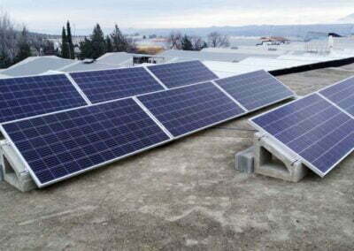 Instalación de placas solares en nave industrial de Naturclima Jaén
