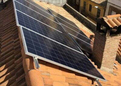 Instalación de autoconsumo de energía solar fotovoltaica en vivienda unifamiliar de Úbeda (Jaén)