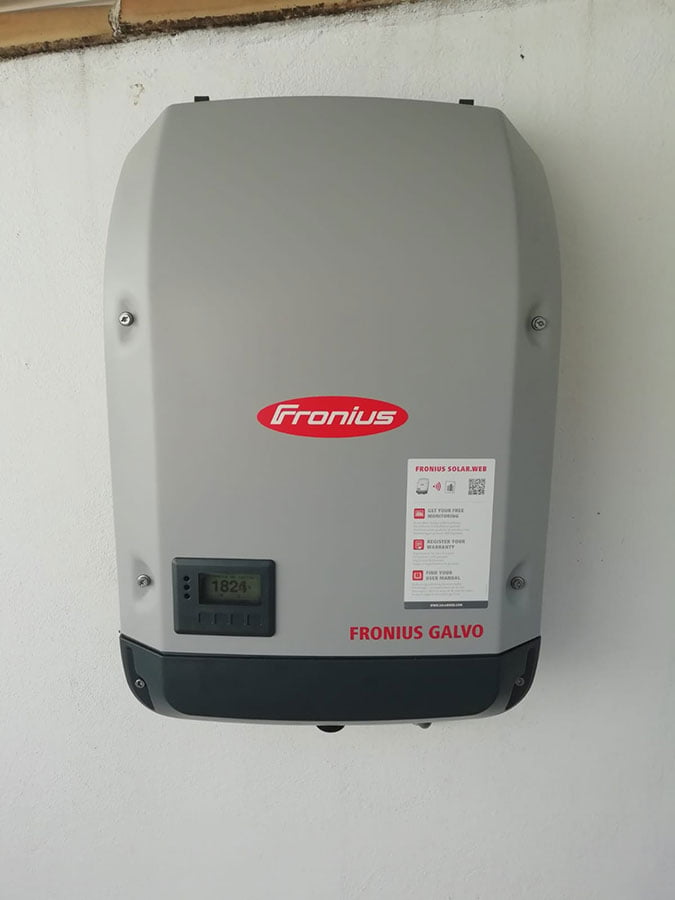 Instalación de autoconsumo de energía solar fotovoltaica en vivienda unifamiliar de Úbeda (Jaén) Instalación de autoconsumo de energía solar fotovoltaica en vivienda unifamiliar de Úbeda (Jaén)