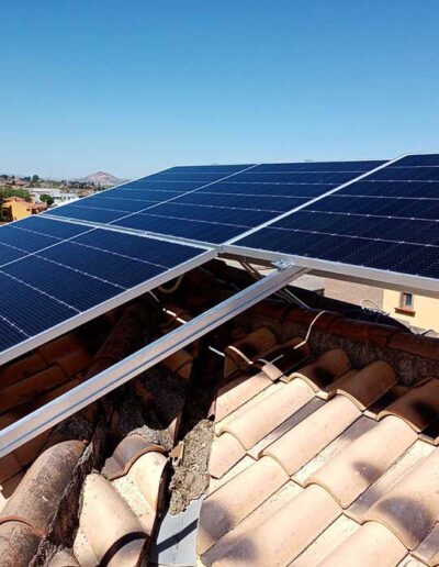 Proceso de instalación de paneles solares La Zubia Granada