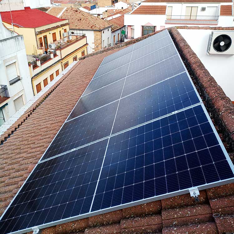 Instalación de placas solares Marmolejo Jaén