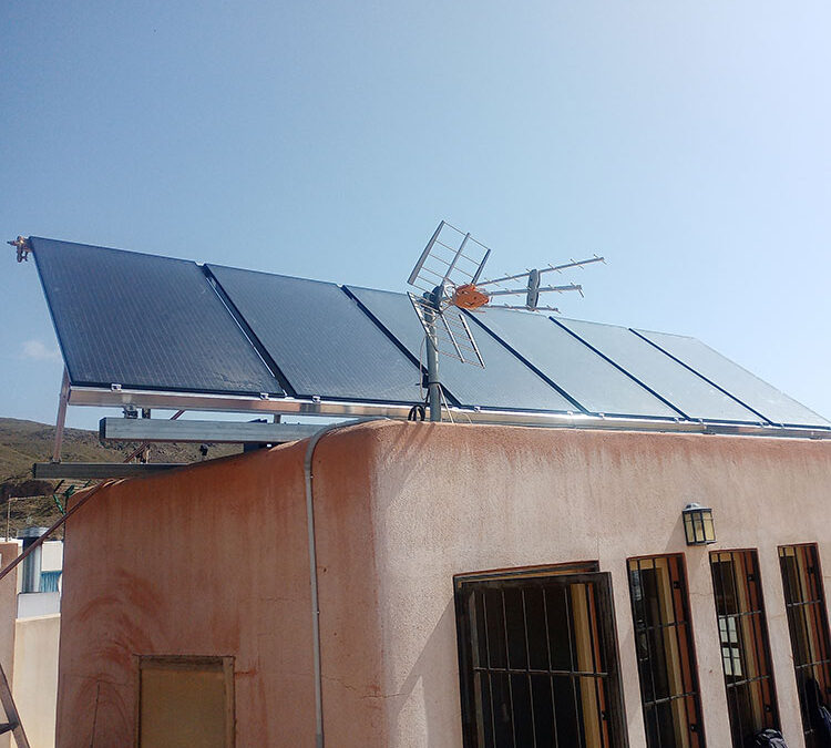 Instalación de placas solares Níjar