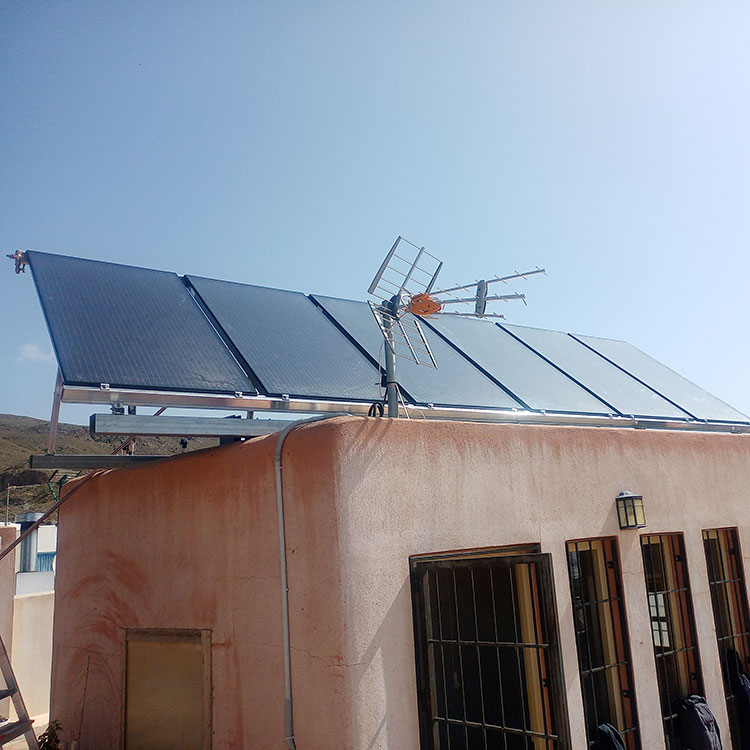 Instalacion-de-placas-solares-Nijar-Almeria Instalación de placas solares híbridas en Níjar