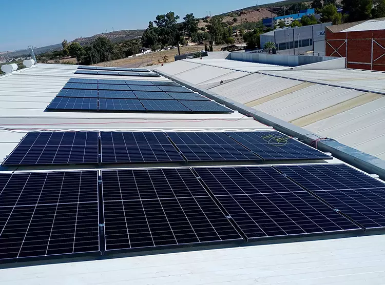 Instalación de placas solares Mengíbar