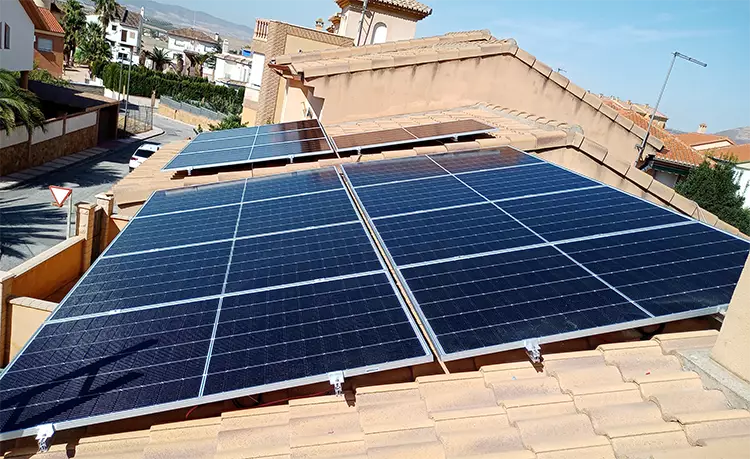 Instalación de placas solares Otura